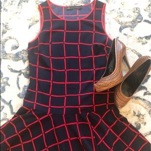 Checkmate! Checkered casual midi dress